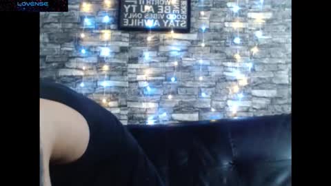 Snapshot of cris_angel01 chatting on September 10, 5:18 am Cris online show from September 10, 5:18 am