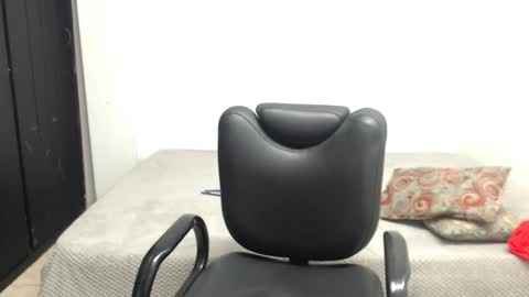 cris curry online show from December 9, 10:54 am