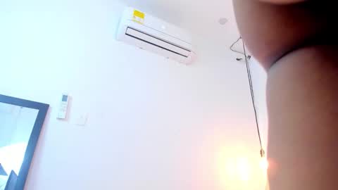 cris_dulce online show from October 12, 5:45 pm