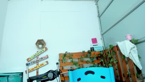 cris_dulce online show from April 11, 6:23 pm