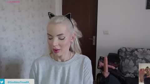 Snapshot of cris_tinne chatting on October 26, 7:47 am cris_tinne online show from October 26, 7:47 am