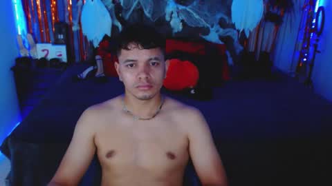 Snapshot of crisandmery chatting on October 24, 7:49 am CRISANDMERY online show from October 24, 7:49 am