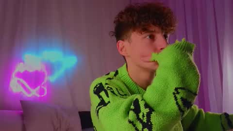 Chris online show from November 19, 7:14 pm