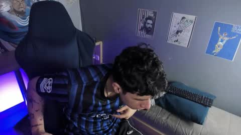 Snapshot of criss_adams chatting on January 12, 2:28 am Cris online show from January 12, 2:28 am