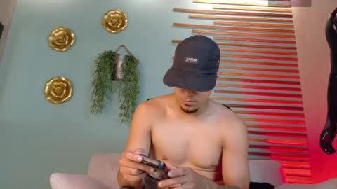 Snapshot of criss_hardcock_ chatting on May 16, 1:10 pm criss_hardcock_ online show from May 16, 1:10 pm