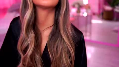 Snapshot of crisstyblair chatting on February 26, 10:25 am Crissy online show from February 26, 10:25 am