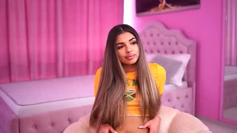 Snapshot of crisstyblair chatting on March 27, 10:15 am Crissy online show from March 27, 10:15 am