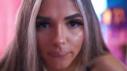 Snapshot of crisstyblair chatting on April 14, 9:04 am Crissy online show from April 14, 9:04 am