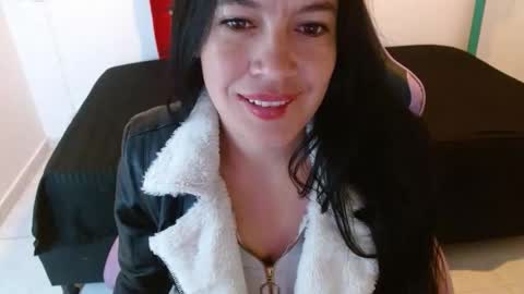 cristal541658 online show from January 6, 12:42 pm