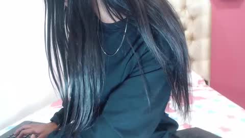 cristal_aron online show from December 7, 5:26 am