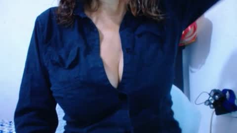 Snapshot of cristal_collins1 chatting on February 20, 8:50 am cristal_collins1 online show from February 20, 8:50 am