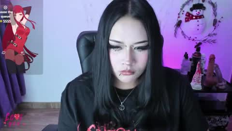 Snapshot of cristal_kosh chatting on January 4, 4:22 pm Cris online show from January 4, 4:22 pm