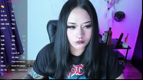 Snapshot of cristal_kosh chatting on February 6, 11:10 am Cris online show from February 6, 11:10 am