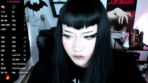 Cris online show from March 4, 9:21 pm