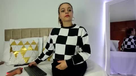 cristal walker online show from November 16, 10:32 am