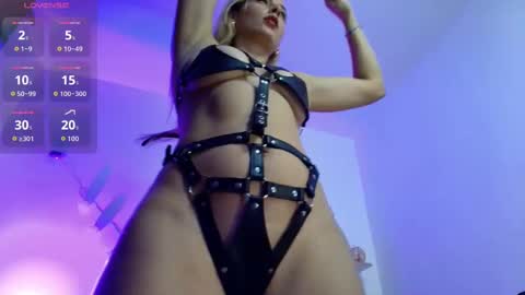 Snapshot of cristeljansen chatting on October 8, 4:37 pm This blondie girl is waiting for someone very horny to get some fun online show from October 8, 4:37 pm