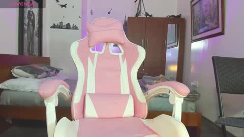 cristhian online show from December 12, 4:59 am