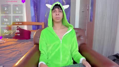 cristhian online show from November 26, 10:38 am