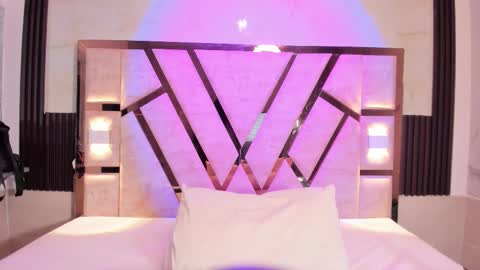 cristin  online show from February 11, 6:46 pm