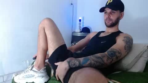 cristianhot125 online show from June 20, 11:18 pm
