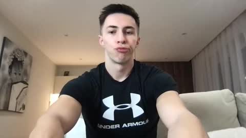 Snapshot of cristianovilla chatting on February 10, 7:38 pm CristianoHailey online show from February 10, 7:38 pm