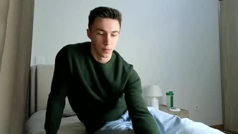 Snapshot of cristianovilla chatting on December 18, 8:04 pm CristianoHailey online show from December 18, 8:04 pm