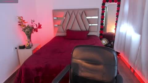 Cristina online show from December 3, 8:07 pm