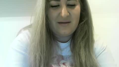 Snapshot of cristina20021991 chatting on December 16, 8:26 pm cristina20021991 online show from December 16, 8:26 pm
