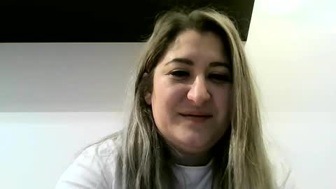 Snapshot of cristina20021991 chatting on January 1, 1:37 am cristina20021991 online show from January 1, 1:37 am