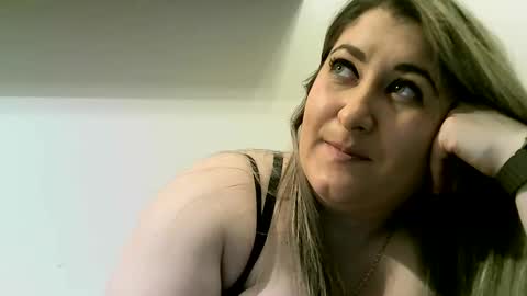 Snapshot of cristina20021991 chatting on January 6, 9:54 pm cristina20021991 online show from January 6, 9:54 pm