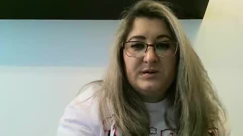 Snapshot of cristina20021991 chatting on March 2, 4:21 pm cristina20021991 online show from March 2, 4:21 pm