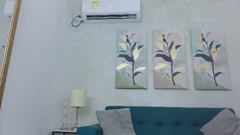 Snapshot of cristina_aznar chatting on June 30, 7:04 pm Cris online show from June 30, 7:04 pm