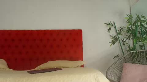 Snapshot of cristina_aznar chatting on July 13, 7:05 pm Cris online show from July 13, 7:05 pm