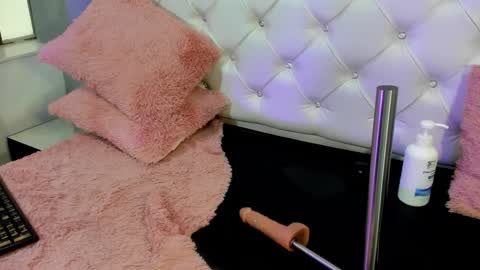 Cristina  online show from December 1, 8:03 pm