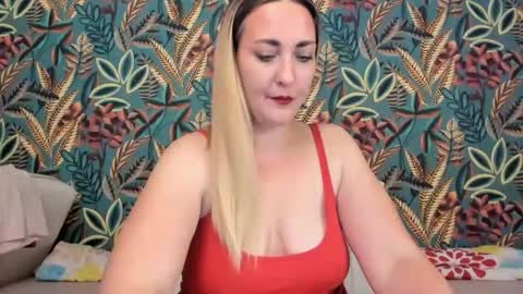 Snapshot of cristinnna chatting on November 26, 5:36 pm Cristina online show from November 26, 5:36 pm