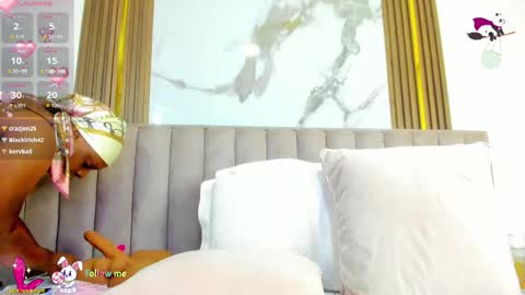 Snapshot of cristinsexy_ chatting on October 29, 10:39 am Cristina online show from October 29, 10:39 am