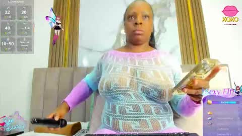 Snapshot of cristinsexy_ chatting on February 25, 10:36 am Cristina online show from February 25, 10:36 am