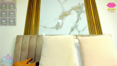 Snapshot of cristinsexy_ chatting on February 26, 10:25 am Cristina online show from February 26, 10:25 am