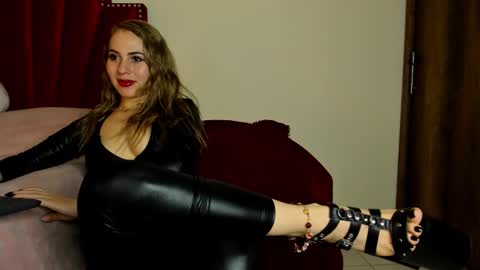 Snapshot of cristinsmith chatting on February 4, 7:42 pm Cristin online show from February 4, 7:42 pm