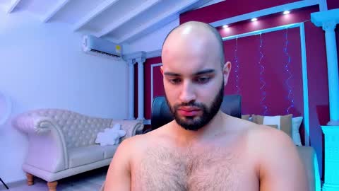 Cristobal Alzate online show from February 13, 2:20 pm