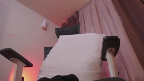 Criston online show from April 4, 10:29 pm