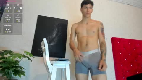 cristopher23  online show from December 23, 8:03 pm