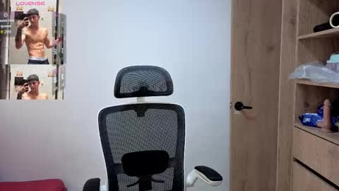 cristopher23  online show from October 11, 1:53 pm