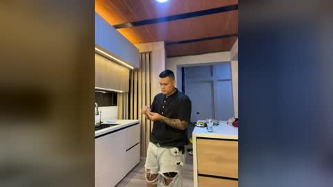 Snapshot of cristopher_011 chatting on July 29, 11:47 pm cristopher_011 online show from July 29, 11:47 pm