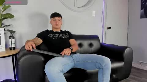 Cristopher online show from April 14, 1:06 pm