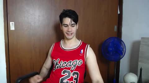 Snapshot of cristopher_vega182 chatting on November 26, 8:21 pm cristopher online show from November 26, 8:21 pm