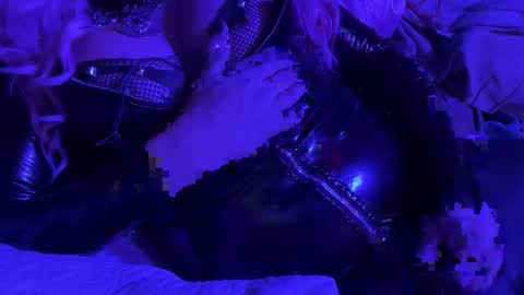 Snapshot of crkdfxdaddy chatting on February 3, 11:15 am Jonathan online show from February 3, 11:15 am