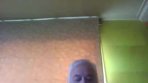 crmperez online show from December 3, 6:38 pm