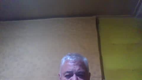 crmperez online show from December 4, 12:19 am