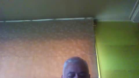 crmperez online show from December 4, 8:51 pm